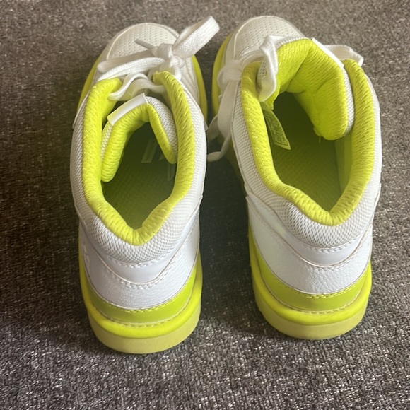 UGG Highland Lace up Sneakers women Size 8.5 - Picture 7 of 7